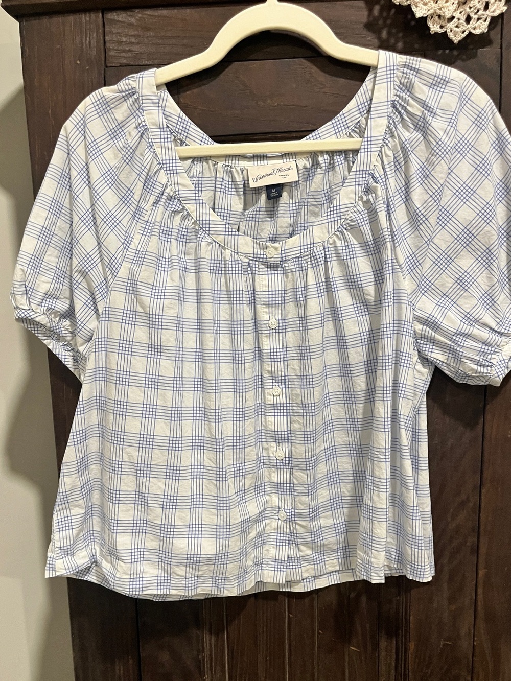 Universal Threads White & Blue Plaid Button-Front Women's Top